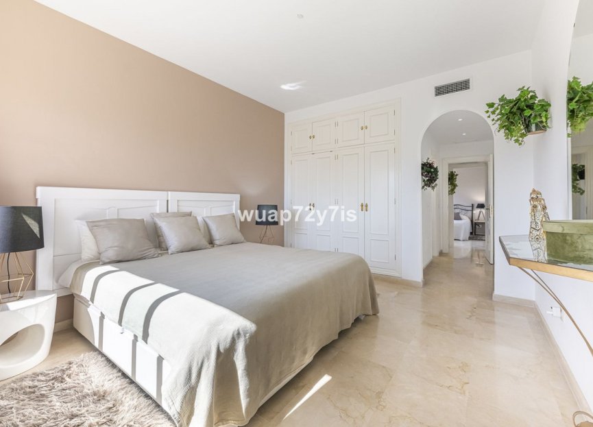 Resale - Apartment - Penthouse - Estepona - Estepona Centro