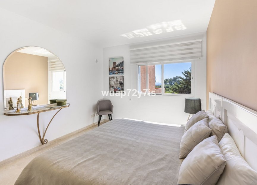 Resale - Apartment - Penthouse - Estepona - Estepona Centro