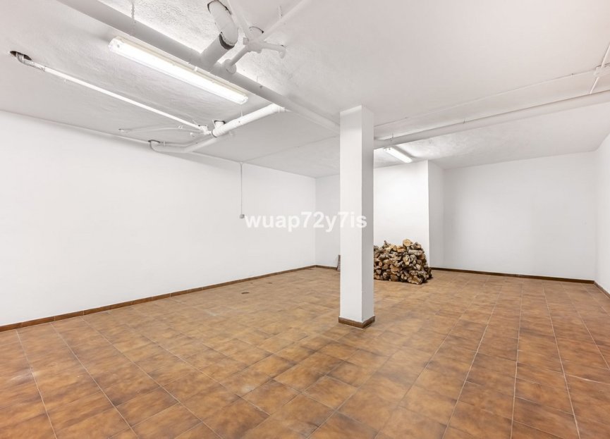 Resale - Apartment - Penthouse - Estepona - Estepona Centro