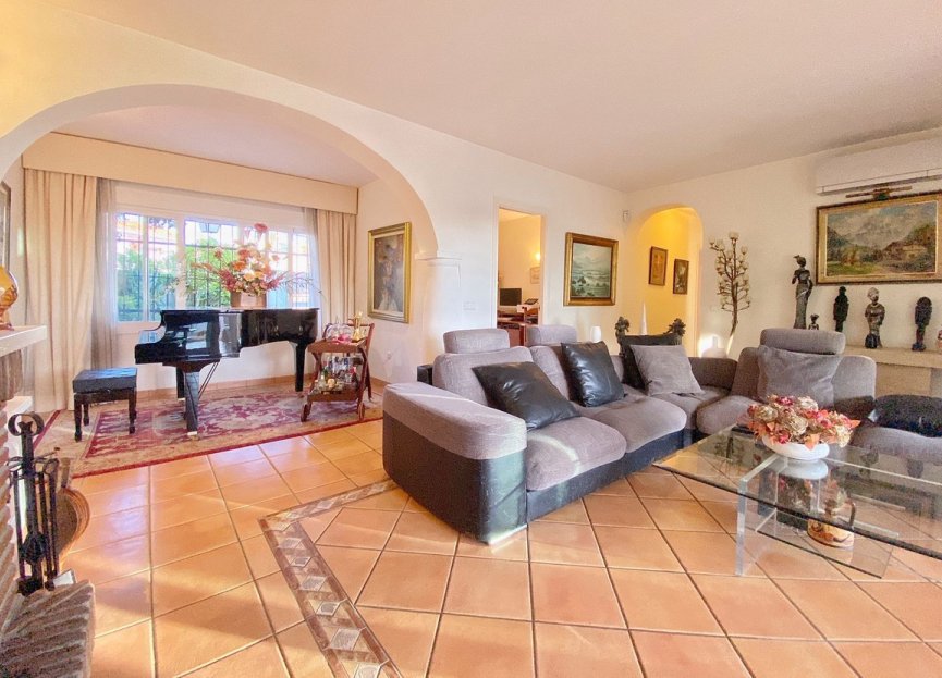 Resale - House - Detached Villa - Marbella - Marbella Centro