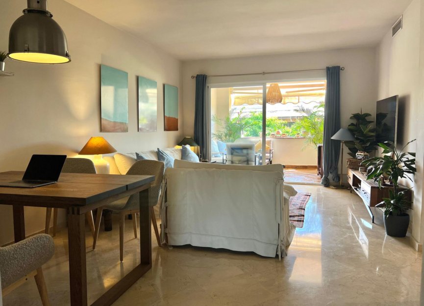 Resale - Apartment - Middle Floor Apartment - Marbella - Guadalmina Alta