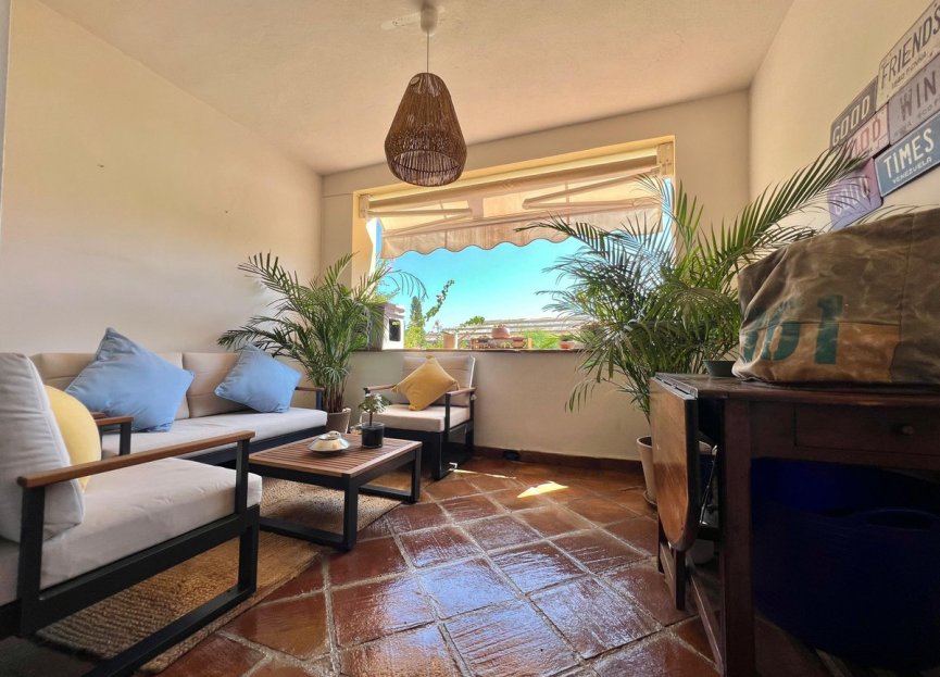 Resale - Apartment - Middle Floor Apartment - Marbella - Guadalmina Alta