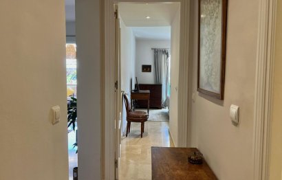 Resale - Apartment - Middle Floor Apartment - Marbella - Guadalmina Alta