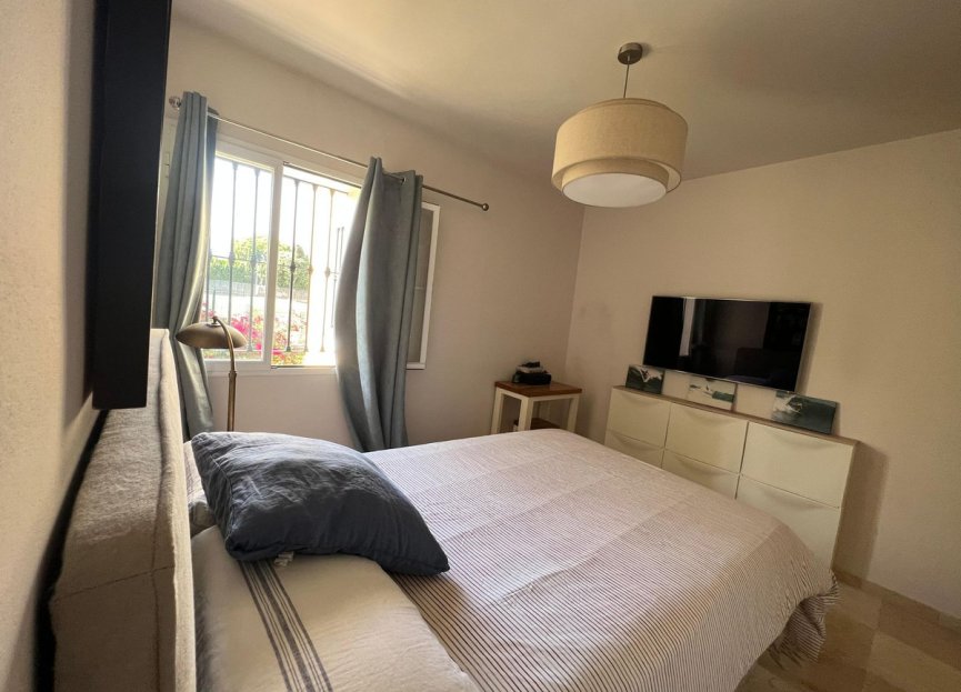 Resale - Apartment - Middle Floor Apartment - Marbella - Guadalmina Alta