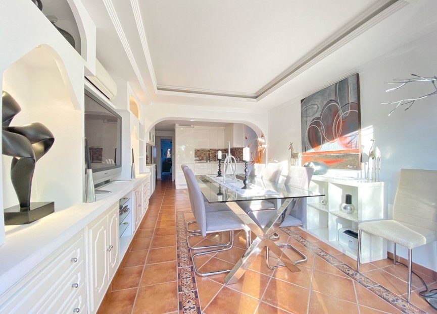 Resale - House - Detached Villa - Marbella - Marbella Centro