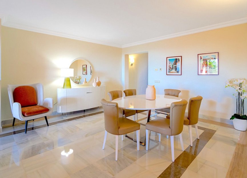 Resale - Apartment - Middle Floor Apartment - Benahavís - Monte Halcones