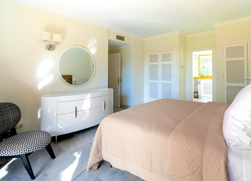 Resale - Apartment - Middle Floor Apartment - Benahavís - Monte Halcones