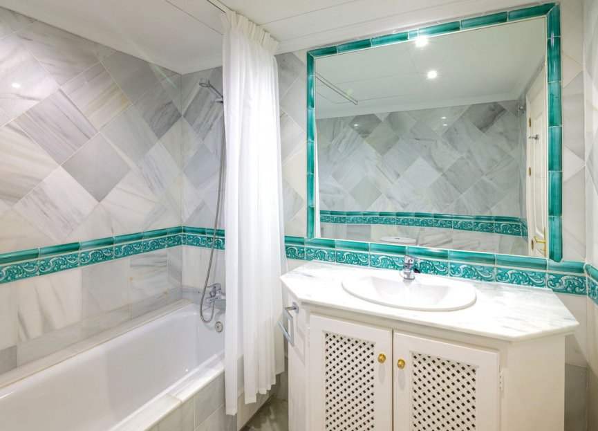 Resale - Apartment - Middle Floor Apartment - Benahavís - Monte Halcones