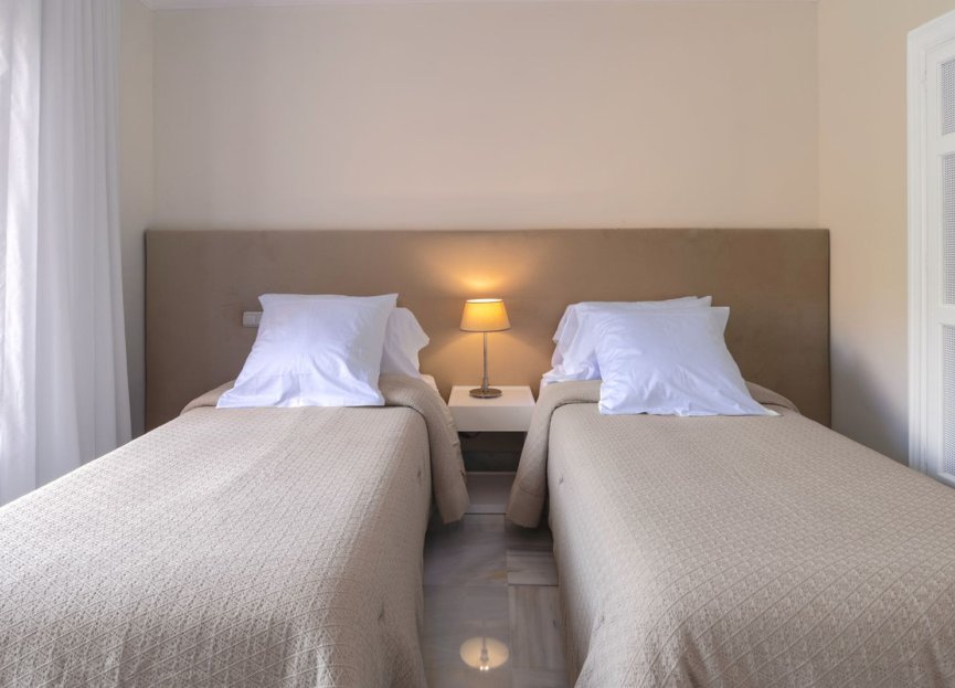 Resale - Apartment - Middle Floor Apartment - Benahavís - Monte Halcones