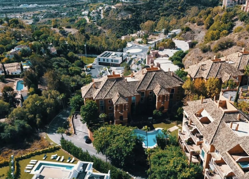 Resale - Apartment - Middle Floor Apartment - Benahavís - Monte Halcones