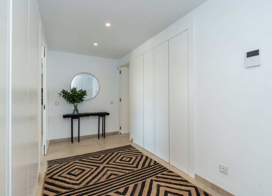 Resale - Apartment - Middle Floor Apartment - Estepona - Estepona Centro