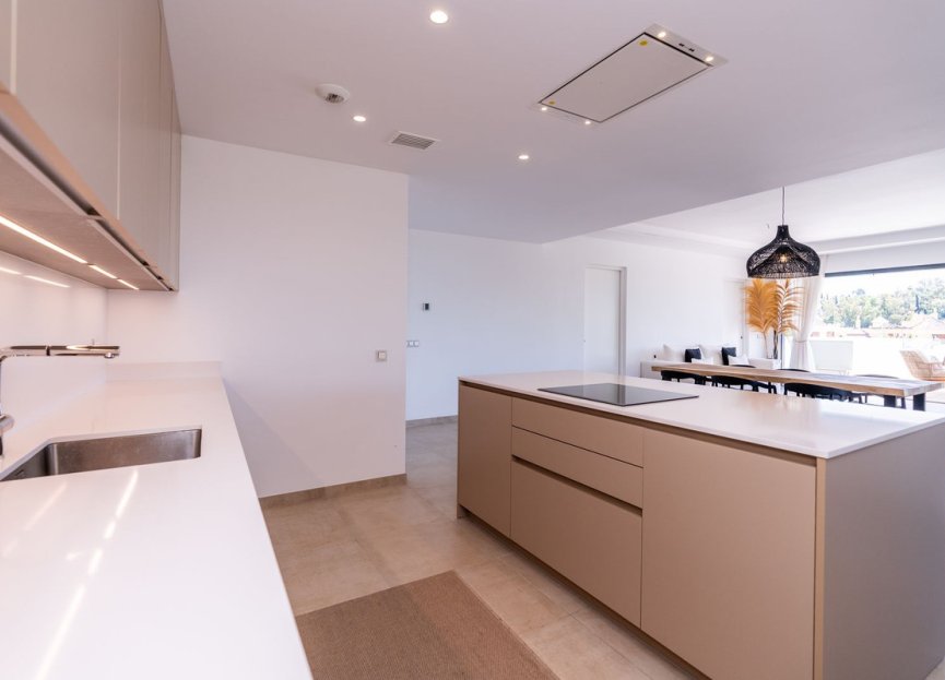 Resale - Apartment - Middle Floor Apartment - Estepona - Estepona Centro