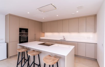 Resale - Apartment - Middle Floor Apartment - Estepona - Estepona Centro