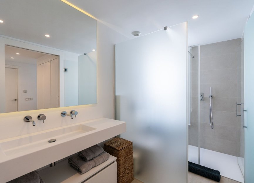 Resale - Apartment - Middle Floor Apartment - Estepona - Estepona Centro