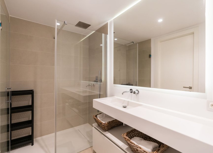 Resale - Apartment - Middle Floor Apartment - Estepona - Estepona Centro