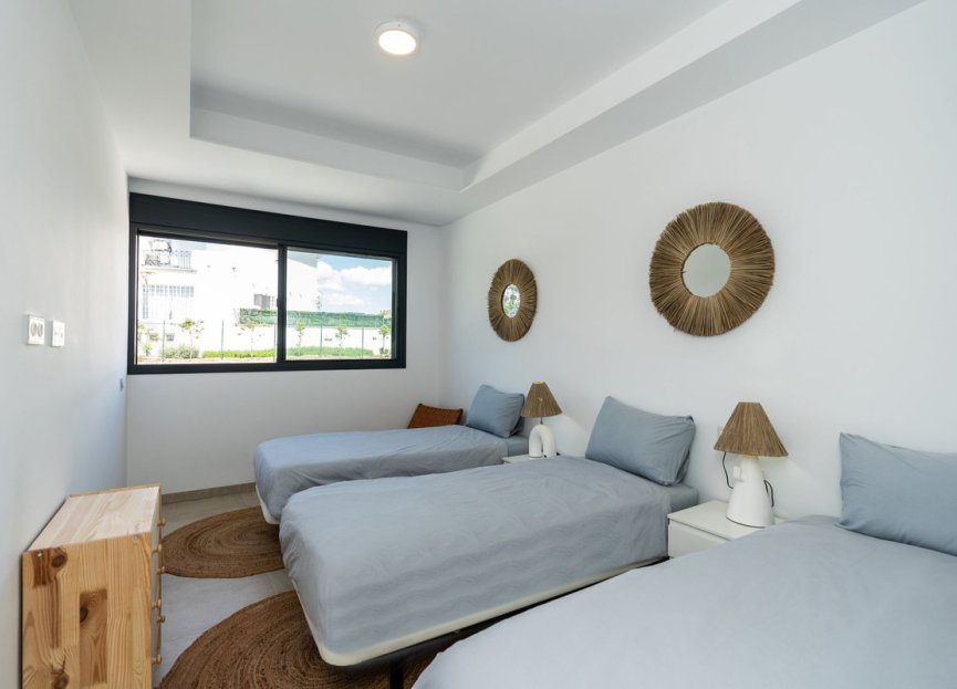 Resale - Apartment - Middle Floor Apartment - Estepona - Estepona Centro