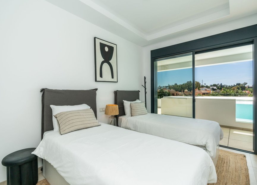 Resale - Apartment - Middle Floor Apartment - Estepona - Estepona Centro