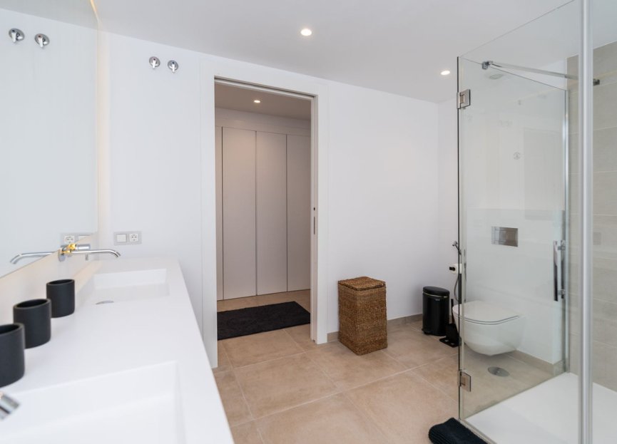 Resale - Apartment - Middle Floor Apartment - Estepona - Estepona Centro