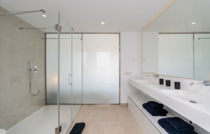 Resale - Apartment - Middle Floor Apartment - Estepona - Estepona Centro