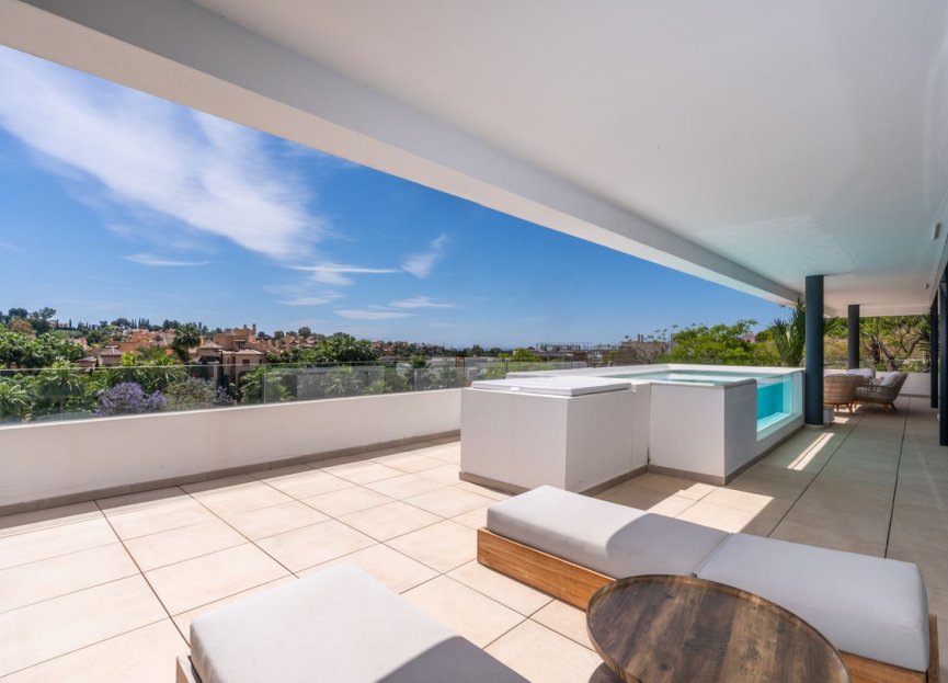 Resale - Apartment - Middle Floor Apartment - Estepona - Estepona Centro