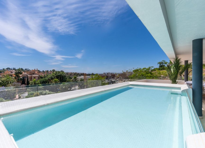 Resale - Apartment - Middle Floor Apartment - Estepona - Estepona Centro