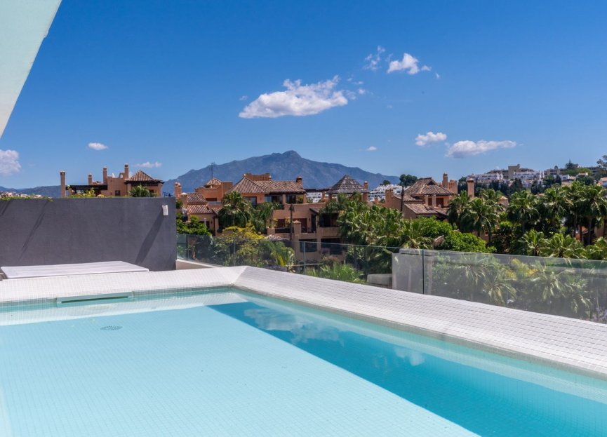 Resale - Apartment - Middle Floor Apartment - Estepona - Estepona Centro