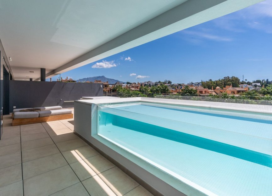 Resale - Apartment - Middle Floor Apartment - Estepona - Estepona Centro