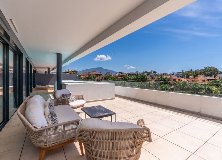 Resale - Apartment - Middle Floor Apartment - Estepona - Estepona Centro