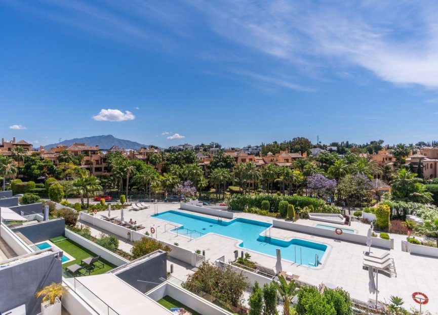 Resale - Apartment - Middle Floor Apartment - Estepona - Estepona Centro