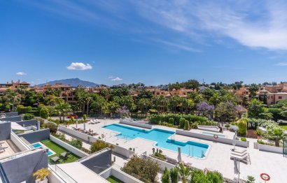 Resale - Apartment - Middle Floor Apartment - Estepona - Estepona Centro