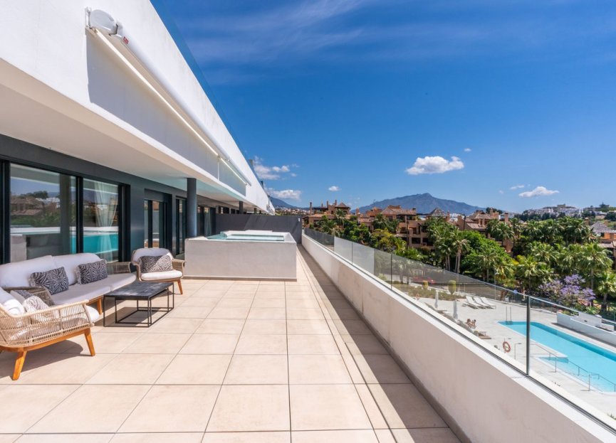 Resale - Apartment - Middle Floor Apartment - Estepona - Estepona Centro