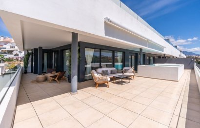 Resale - Apartment - Middle Floor Apartment - Estepona - Estepona Centro