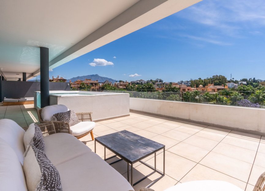 Resale - Apartment - Middle Floor Apartment - Estepona - Estepona Centro