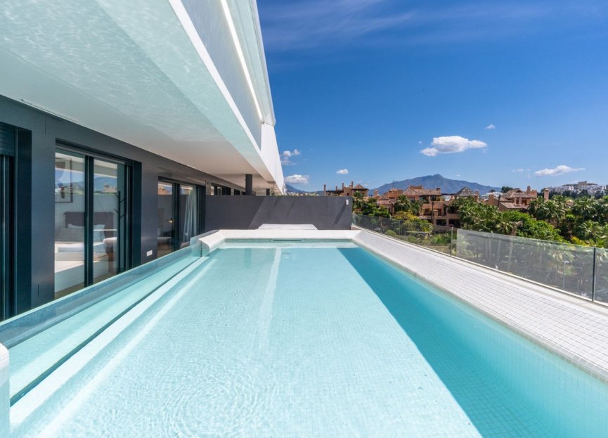 Resale - Apartment - Middle Floor Apartment - Estepona - Estepona Centro