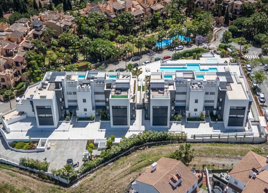 Resale - Apartment - Middle Floor Apartment - Estepona - Estepona Centro