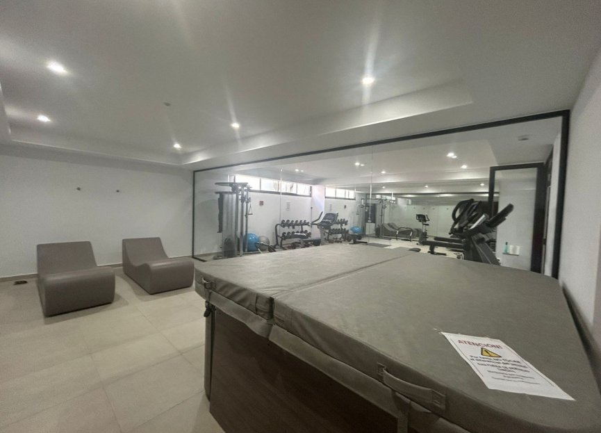 Resale - Apartment - Middle Floor Apartment - Estepona - Estepona Centro