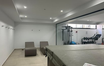 Resale - Apartment - Middle Floor Apartment - Estepona - Estepona Centro