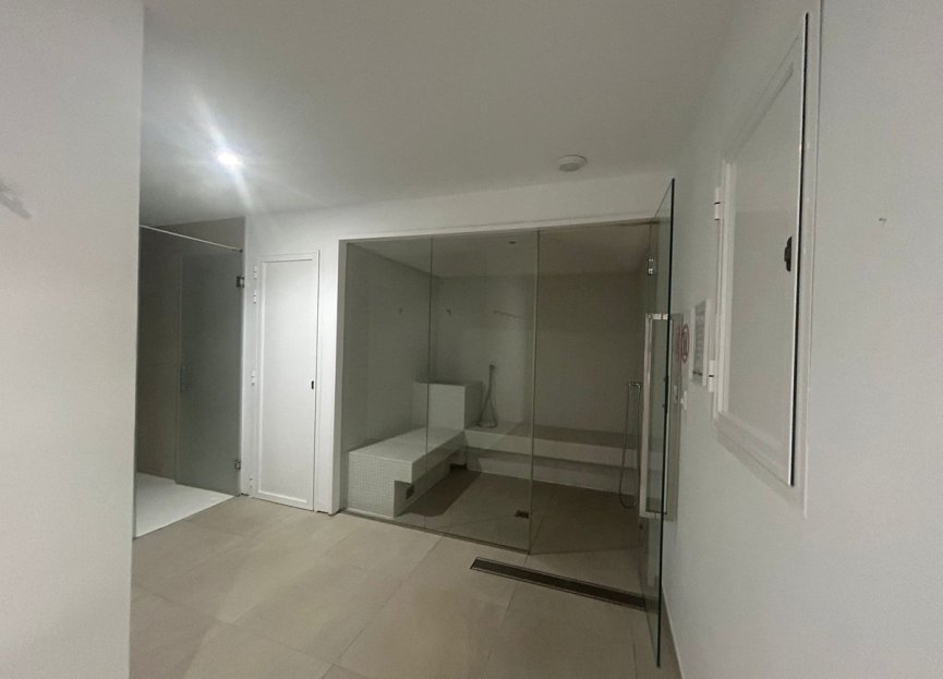 Resale - Apartment - Middle Floor Apartment - Estepona - Estepona Centro