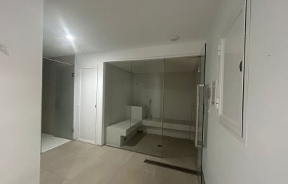 Resale - Apartment - Middle Floor Apartment - Estepona - Estepona Centro