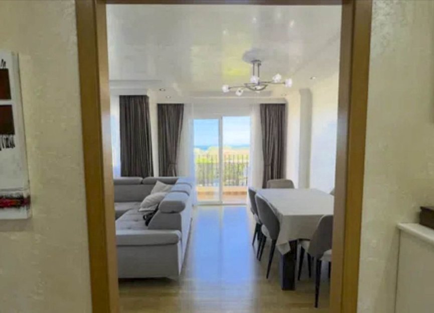 Resale - Apartment - Penthouse - Estepona - Atalaya