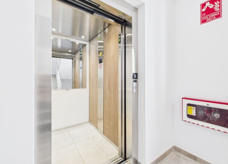 Reventa - Apartment - Middle Floor Apartment - Estepona - Estepona Centro