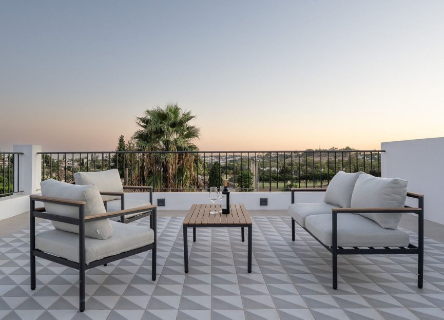 Resale - House - Detached Villa - Marbella - Nueva Andalucia