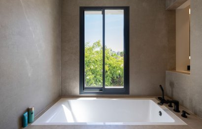 Resale - House - Detached Villa - Marbella - Nueva Andalucia