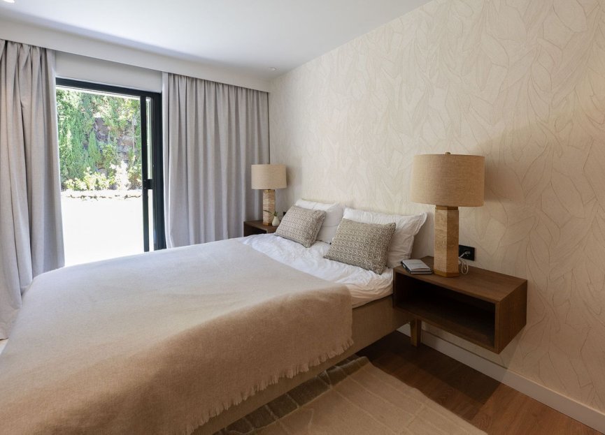 Resale - House - Detached Villa - Marbella - Nueva Andalucia