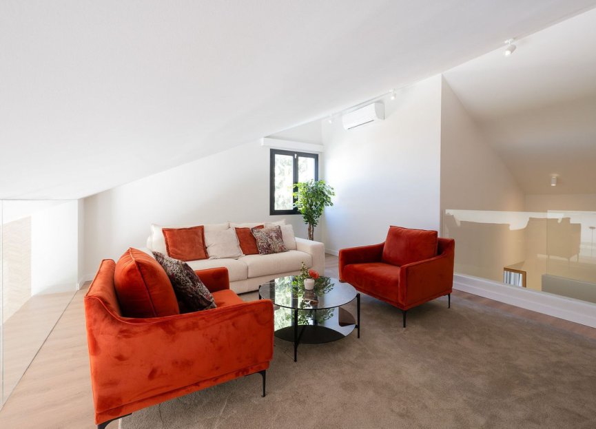 Resale - House - Detached Villa - Marbella - Nueva Andalucia