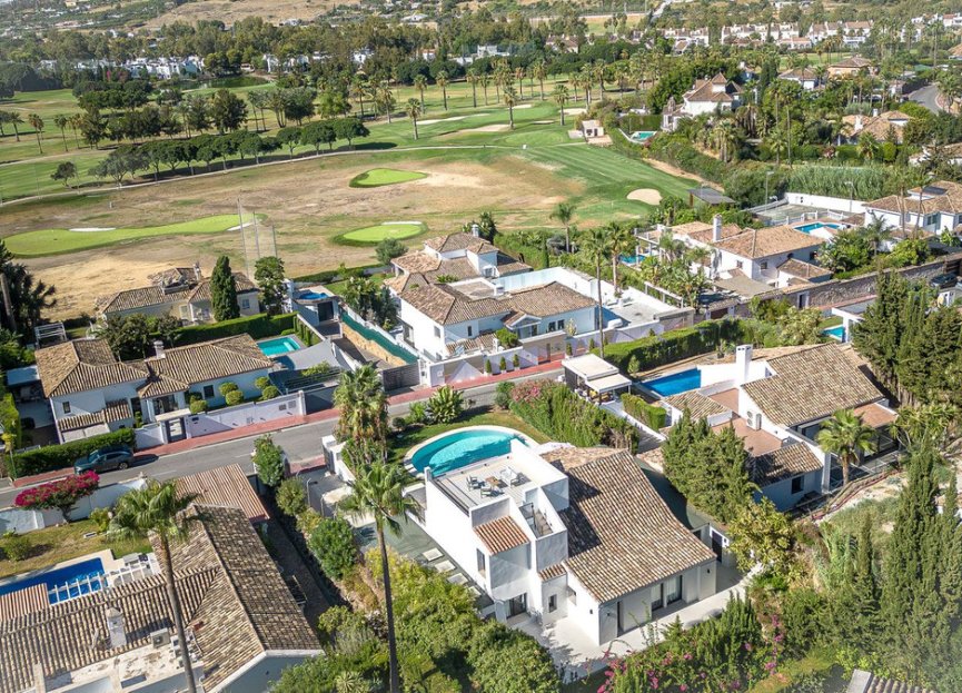 Resale - House - Detached Villa - Marbella - Nueva Andalucia