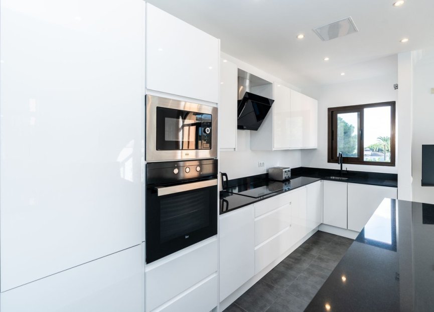 Resale - Apartment - Penthouse - Estepona - New Golden Mile