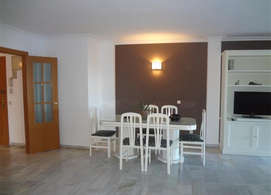 Resale - Apartment - Middle Floor Apartment - Marbella - Nueva Andalucia