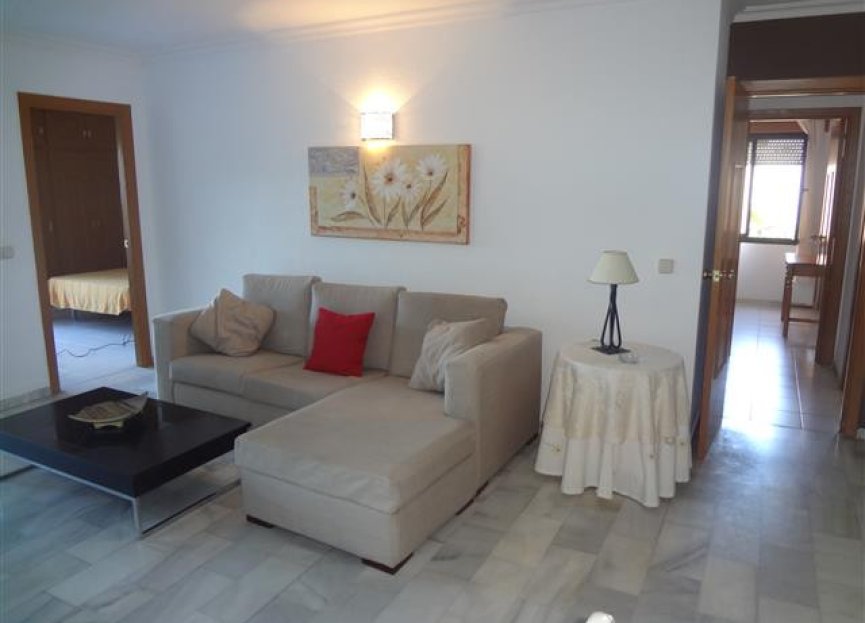 Resale - Apartment - Middle Floor Apartment - Marbella - Nueva Andalucia