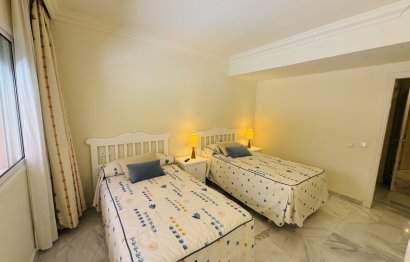 Resale - Apartment - Middle Floor Apartment - Marbella - Nueva Andalucia